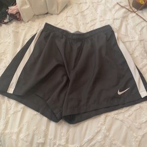 Women's medium Dri-Fit Nike dark gray not lined